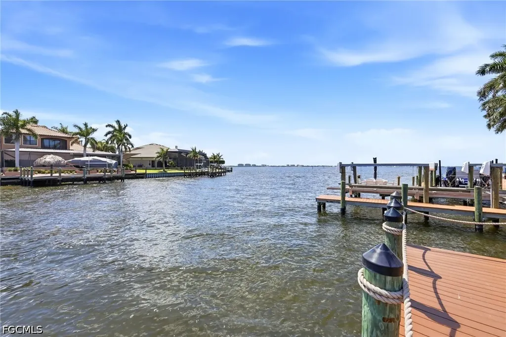 469 Bayshore Drive Cape Coral FL 33904