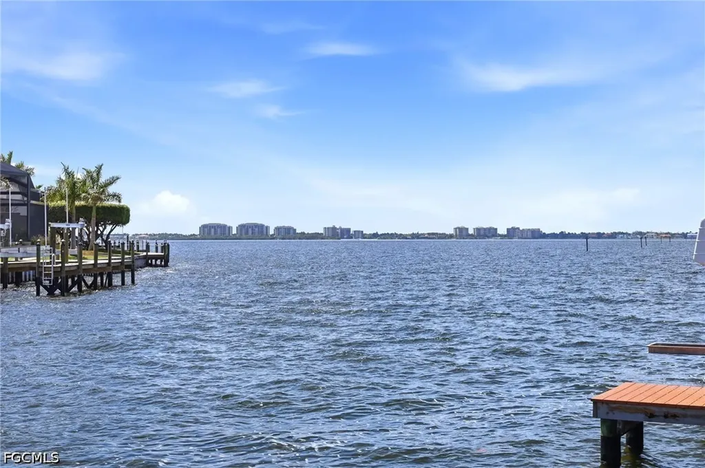 469 Bayshore Drive Cape Coral FL 33904
