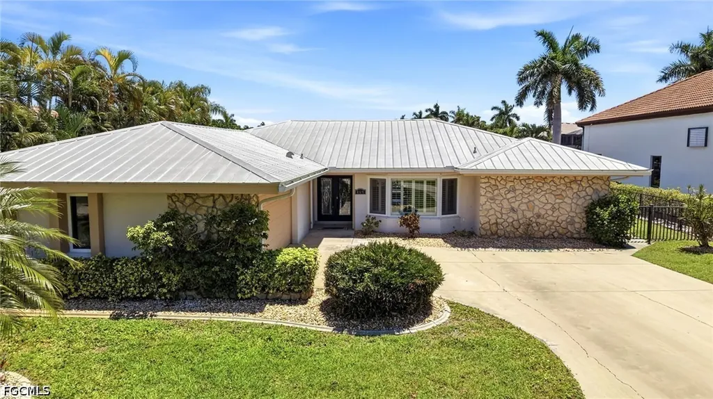 469 Bayshore Drive Cape Coral FL 33904