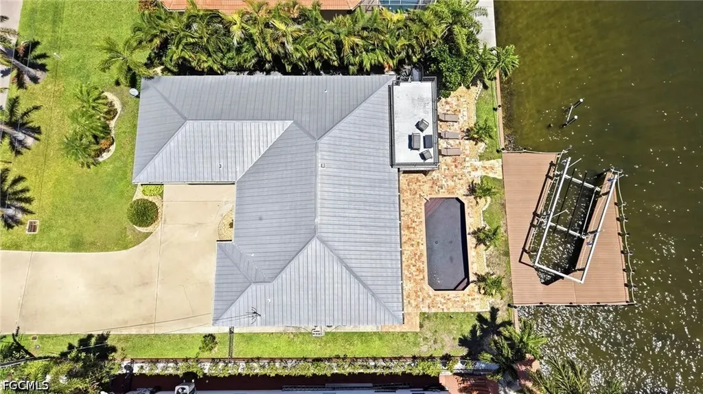 469 Bayshore Drive Cape Coral FL 33904