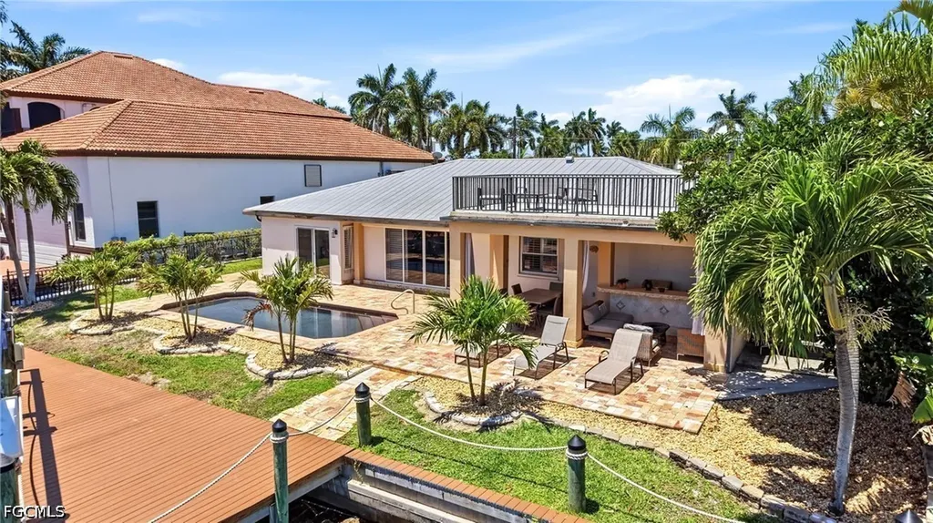 469 Bayshore Drive Cape Coral FL 33904