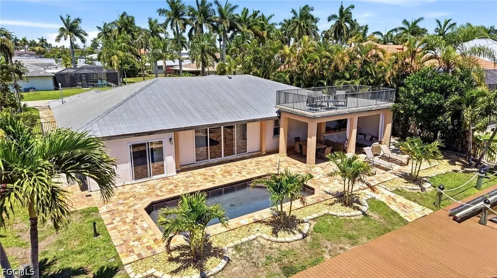 469 Bayshore Drive Cape Coral FL 33904
