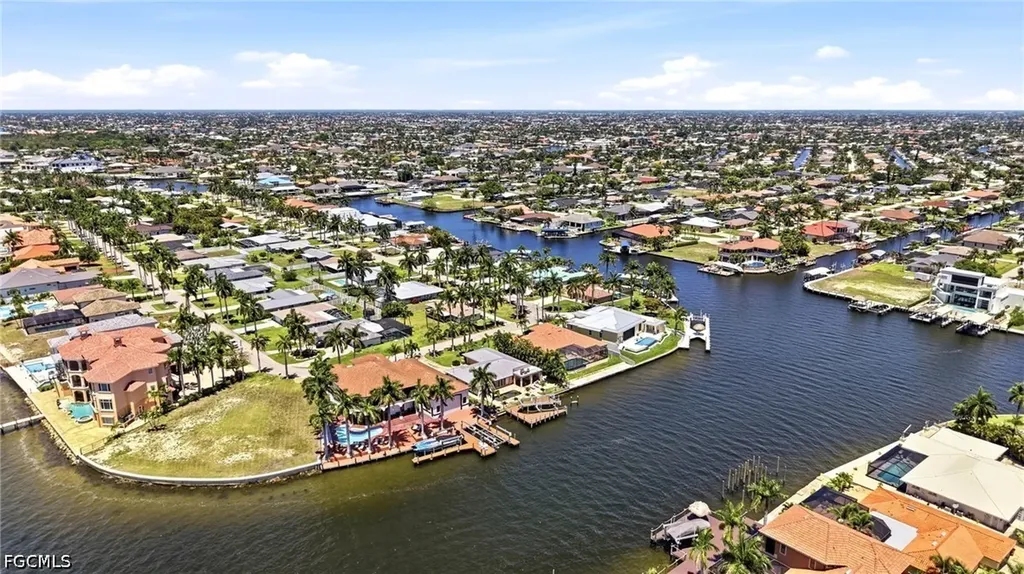 469 Bayshore Drive Cape Coral FL 33904