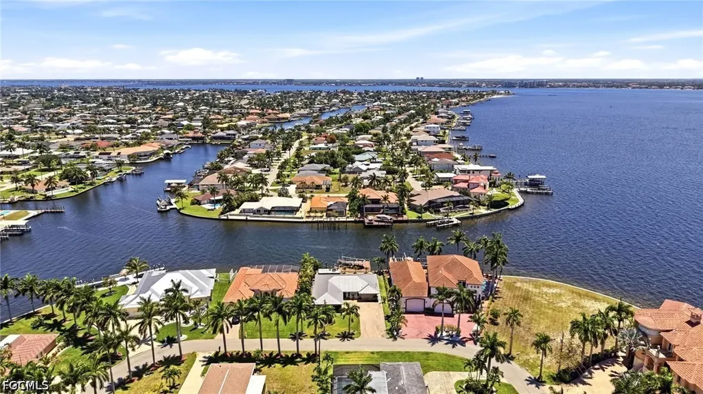 469 Bayshore Drive Cape Coral FL 33904