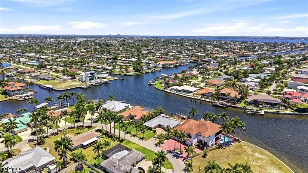469 Bayshore Drive Cape Coral FL 33904