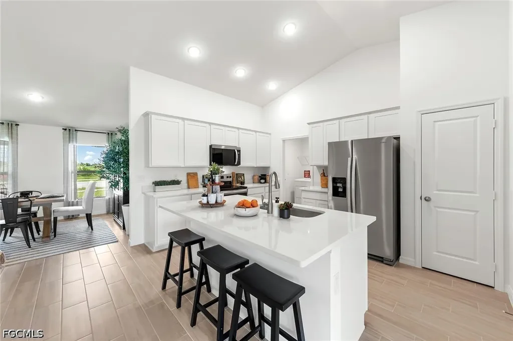 1213 NE 4th Place Cape Coral FL 33909