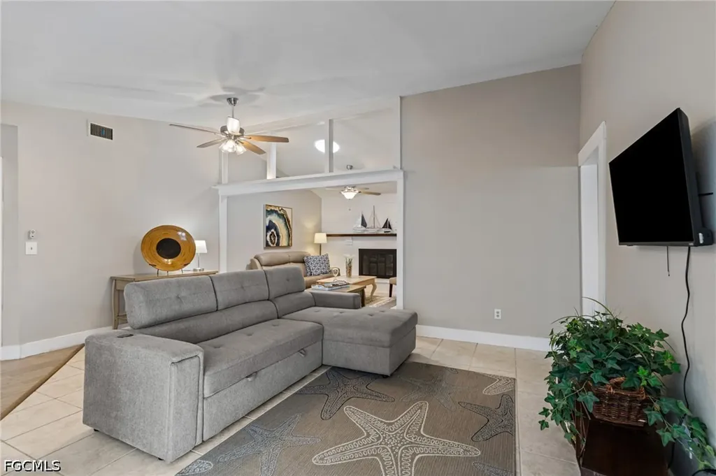 924 SE 21st Lane Cape Coral FL 33990