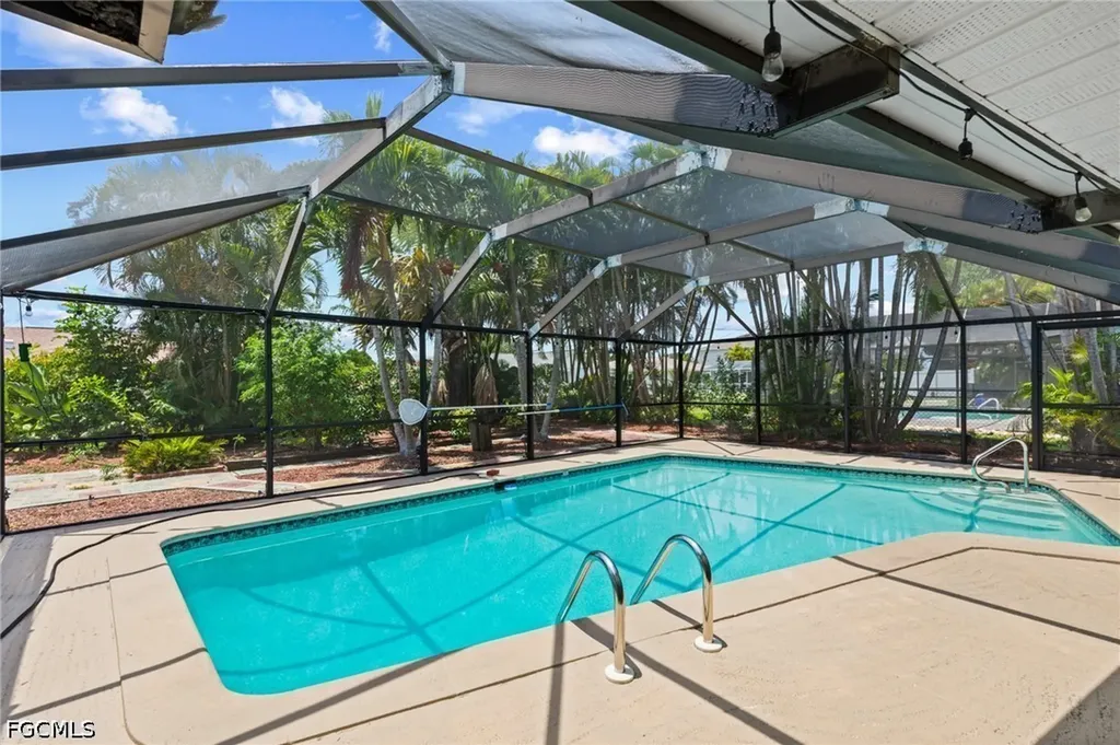 924 SE 21st Lane Cape Coral FL 33990