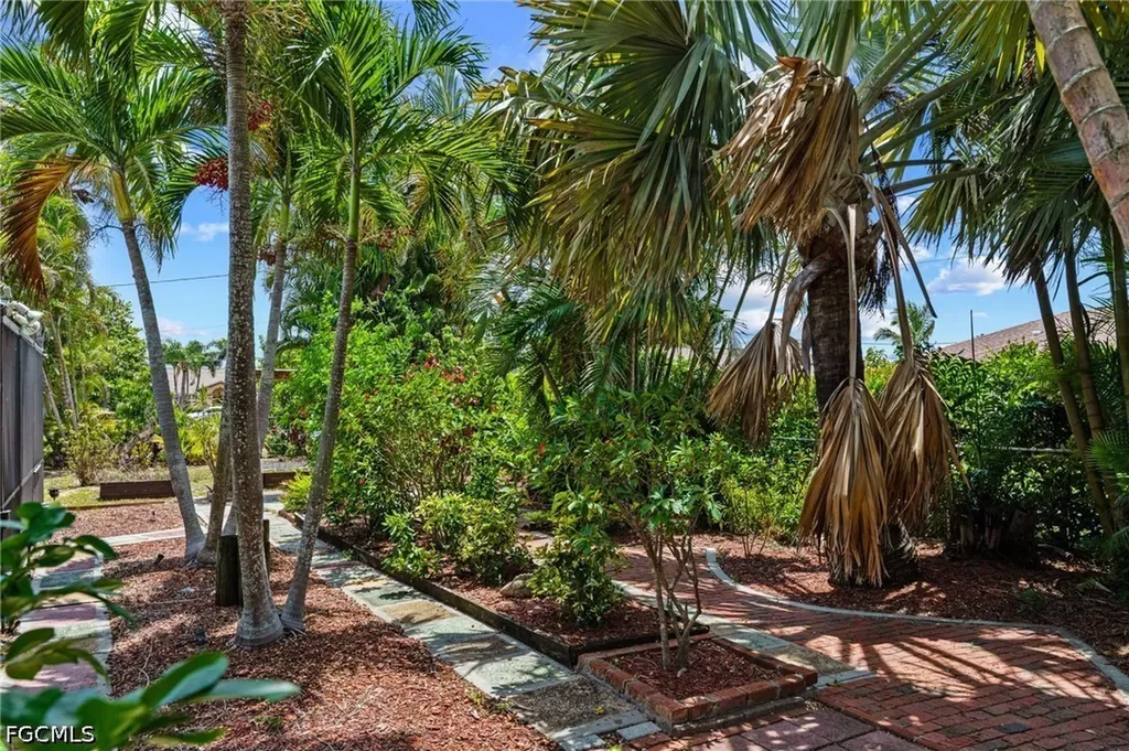 924 SE 21st Lane Cape Coral FL 33990