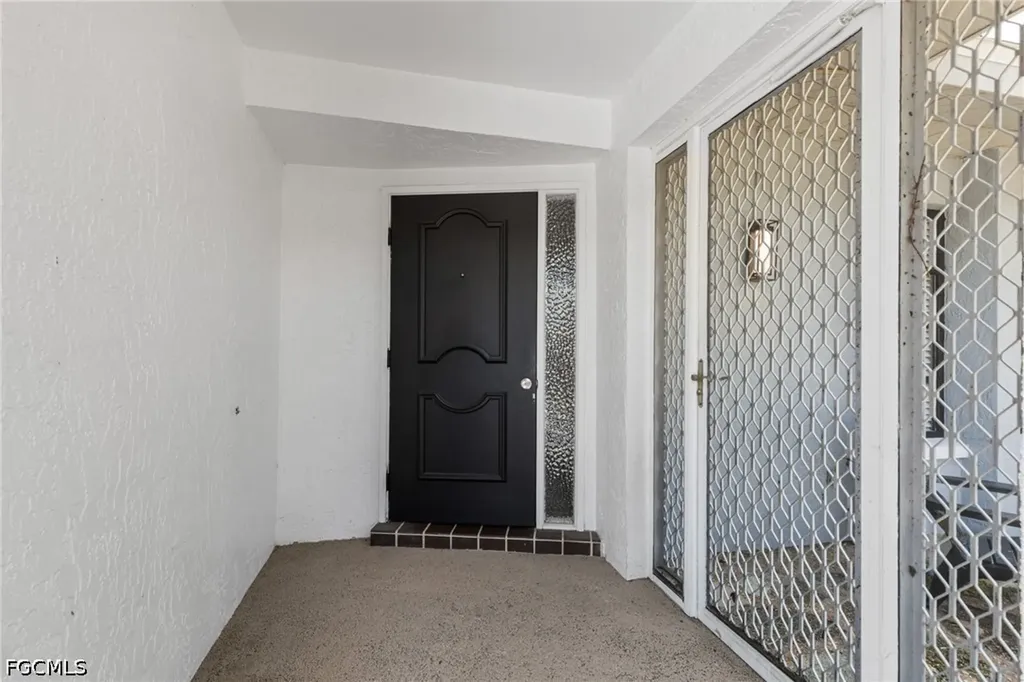 924 SE 21st Lane Cape Coral FL 33990