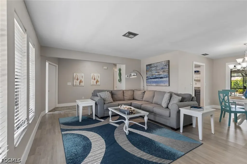 924 SE 21st Lane Cape Coral FL 33990