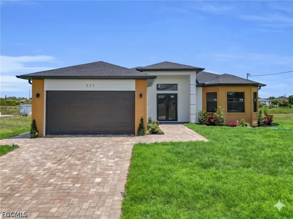 537 Paloma Avenue Lehigh Acres FL 33974