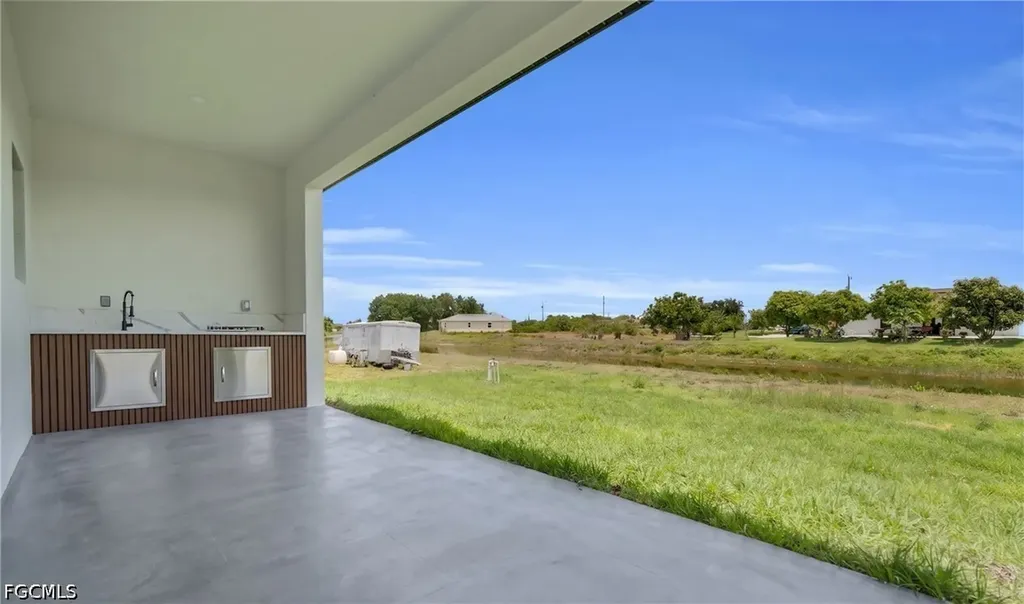 537 Paloma Avenue Lehigh Acres FL 33974