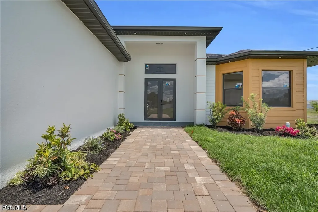 537 Paloma Avenue Lehigh Acres FL 33974