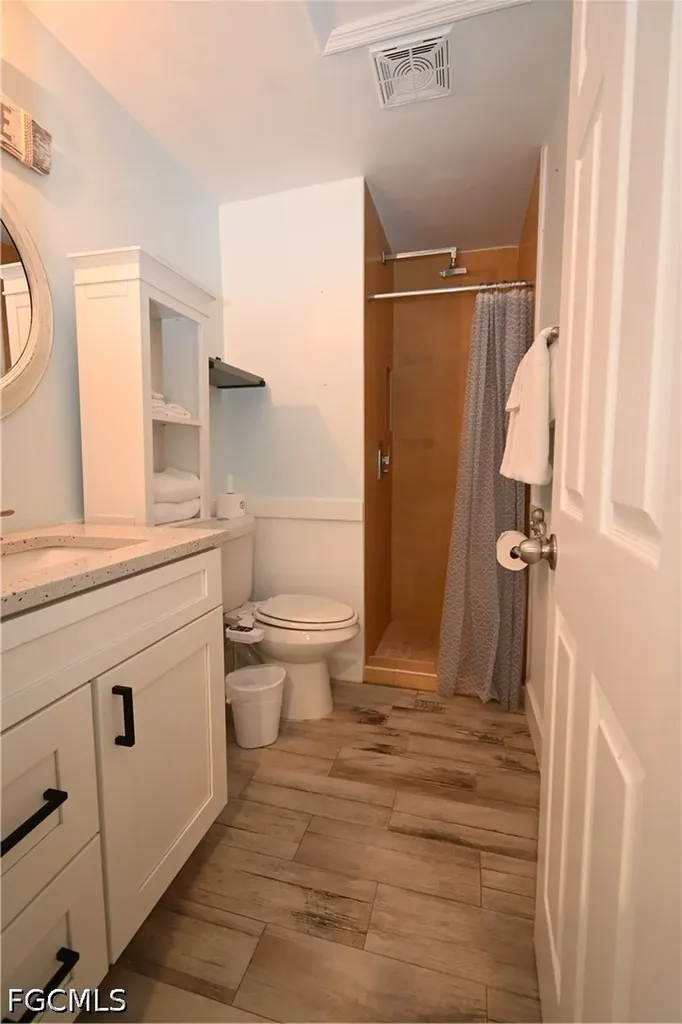 206 Cape Coral Parkway W Cape Coral FL 33914