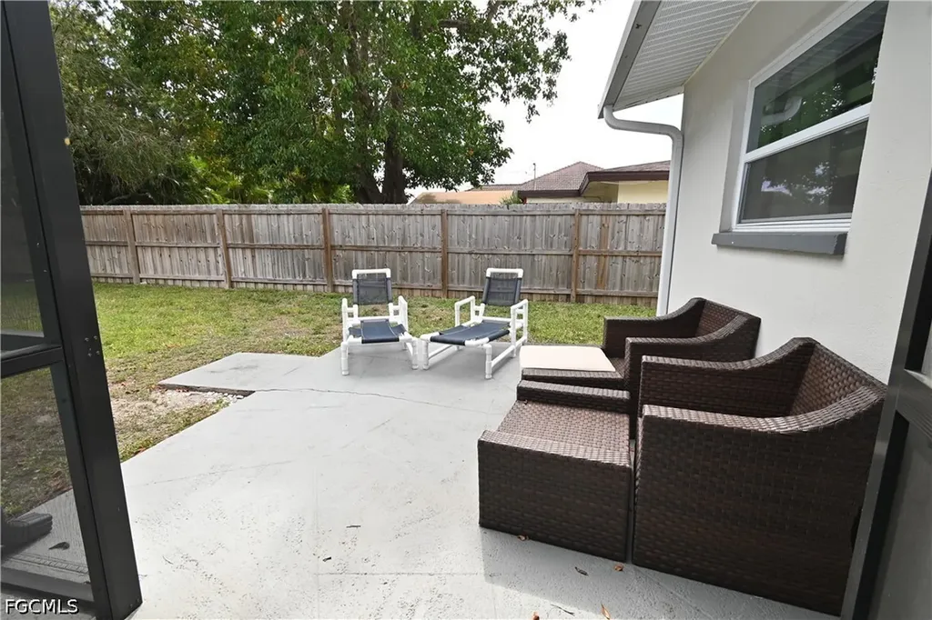 206 Cape Coral Parkway W Cape Coral FL 33914