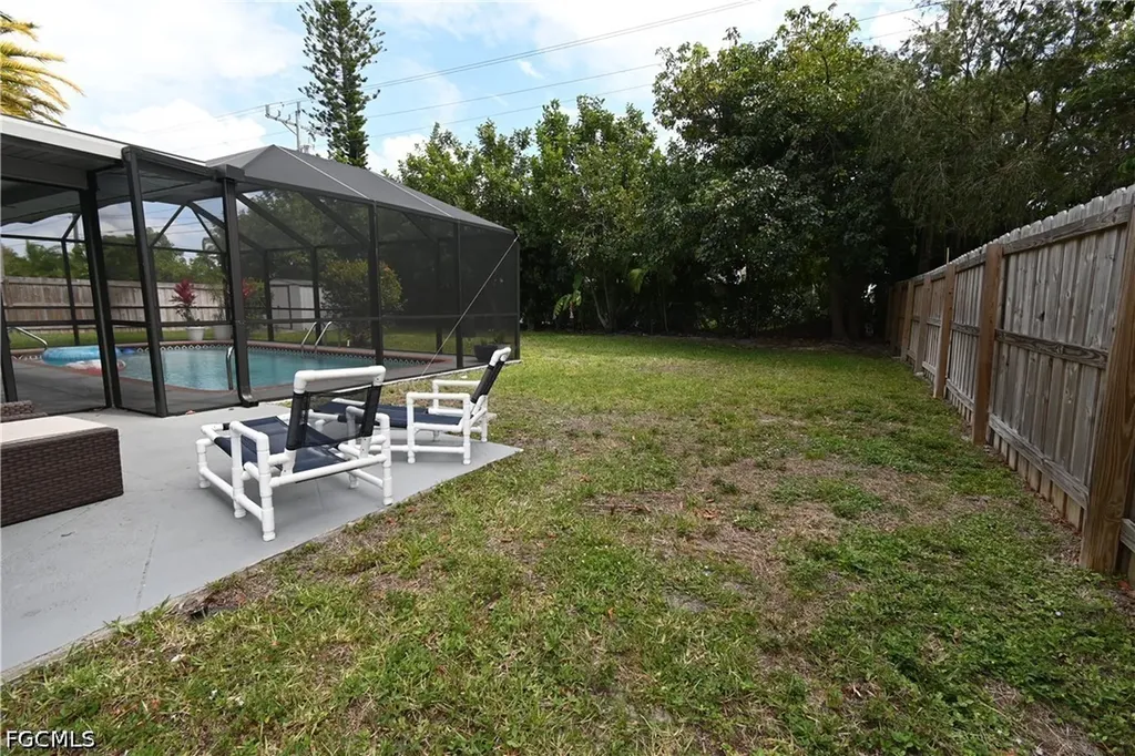 206 Cape Coral Parkway W Cape Coral FL 33914