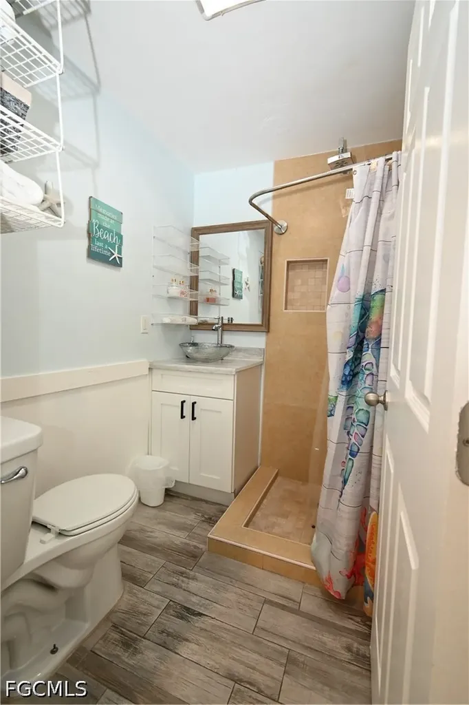 206 Cape Coral Parkway W Cape Coral FL 33914
