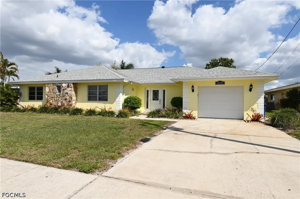 4520 Vinsetta Avenue North Fort Myers FL 33903