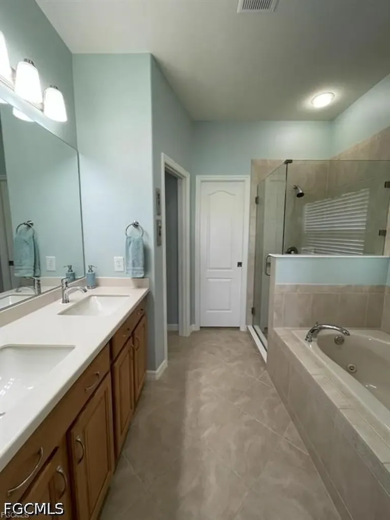 2474 Blackburn Circle Cape Coral FL 33991