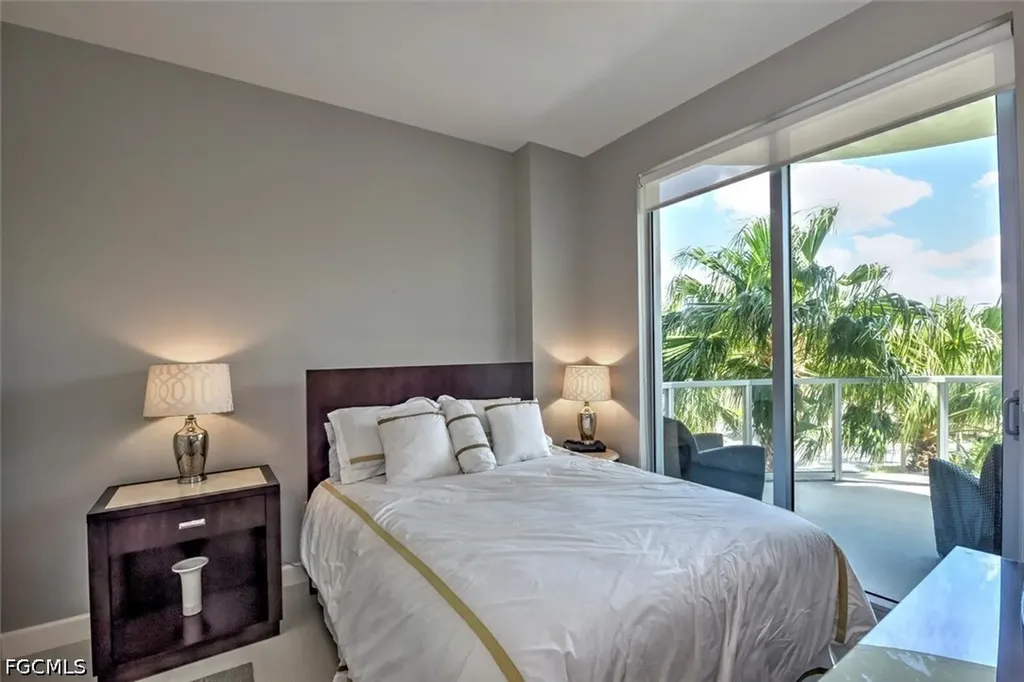 3000 Oasis Grand Boulevard Fort Myers FL 33916