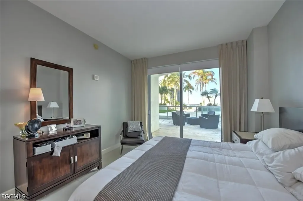 3000 Oasis Grand Boulevard Fort Myers FL 33916