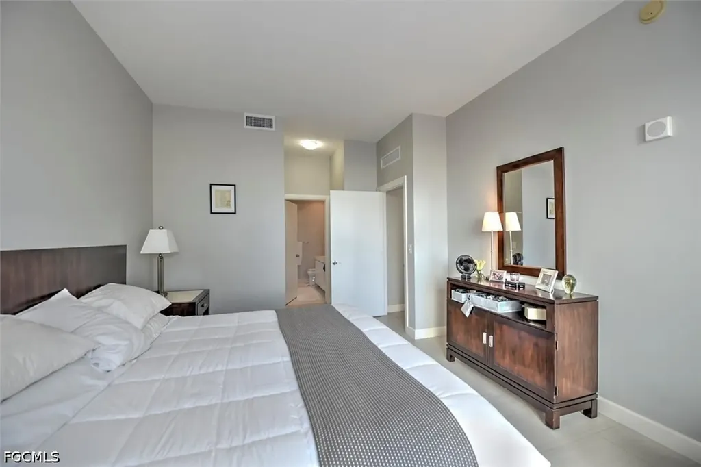 3000 Oasis Grand Boulevard Fort Myers FL 33916
