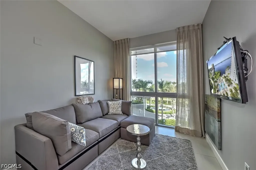 3000 Oasis Grand Boulevard Fort Myers FL 33916