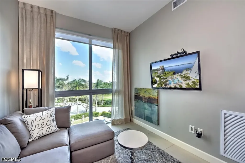 3000 Oasis Grand Boulevard Fort Myers FL 33916