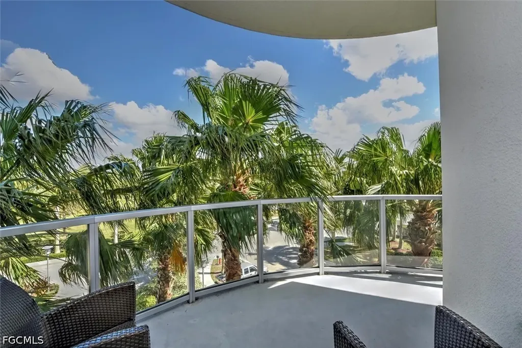 3000 Oasis Grand Boulevard Fort Myers FL 33916