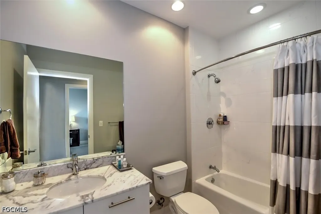 3000 Oasis Grand Boulevard Fort Myers FL 33916