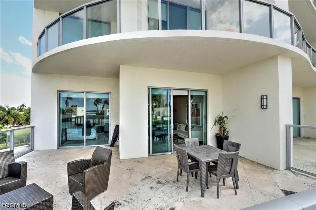 3000 Oasis Grand Boulevard Fort Myers FL 33916