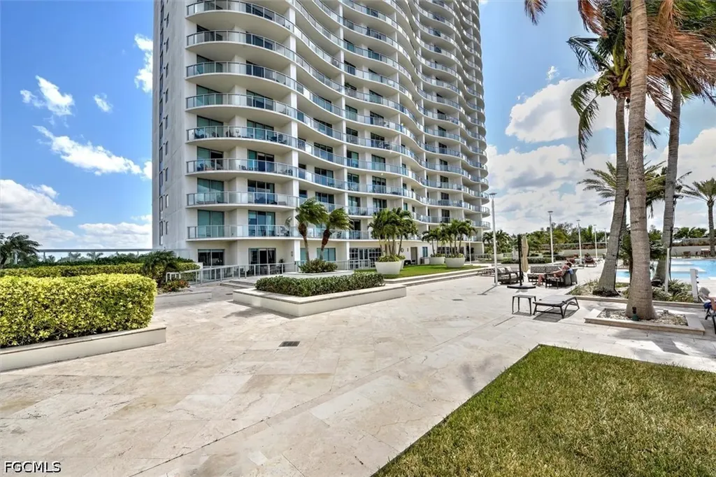 3000 Oasis Grand Boulevard Fort Myers FL 33916