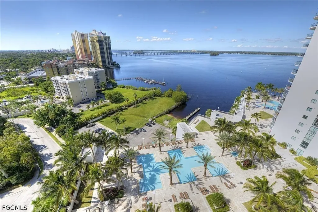 3000 Oasis Grand Boulevard Fort Myers FL 33916