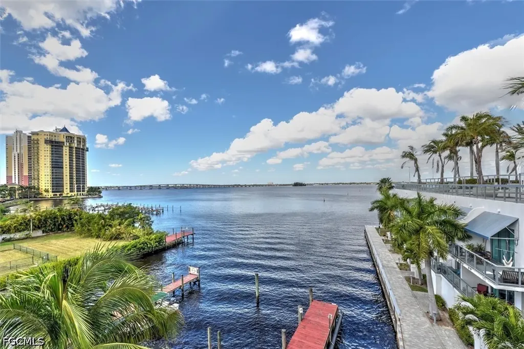3000 Oasis Grand Boulevard Fort Myers FL 33916