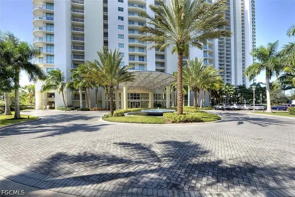 3000 Oasis Grand Boulevard Fort Myers FL 33916