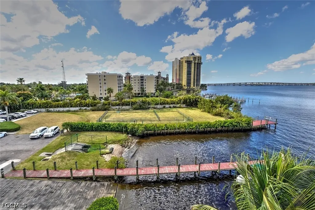 3000 Oasis Grand Boulevard Fort Myers FL 33916