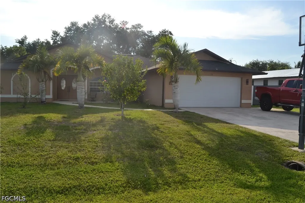 622 SE 10th Avenue Cape Coral FL 33990