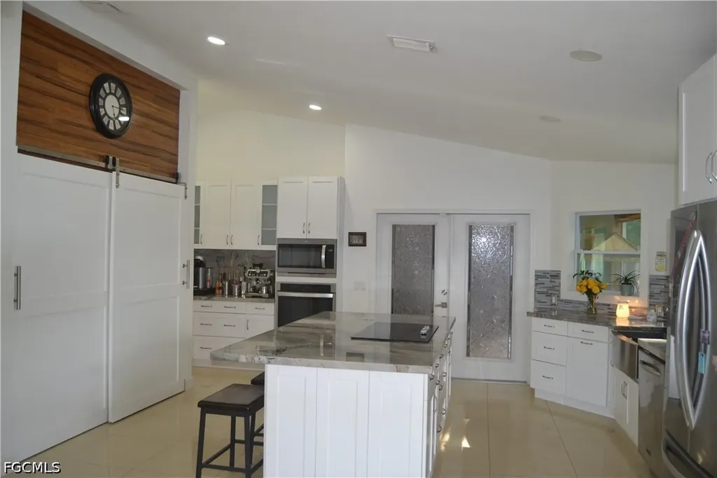622 SE 10th Avenue Cape Coral FL 33990
