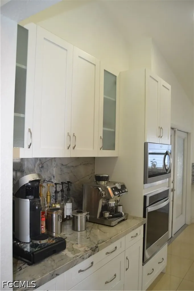 622 SE 10th Avenue Cape Coral FL 33990