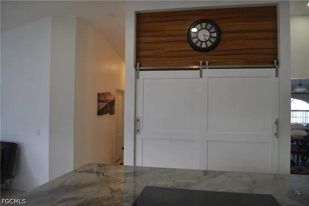 622 SE 10th Avenue Cape Coral FL 33990