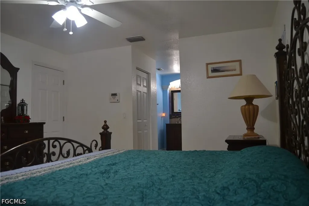 622 SE 10th Avenue Cape Coral FL 33990