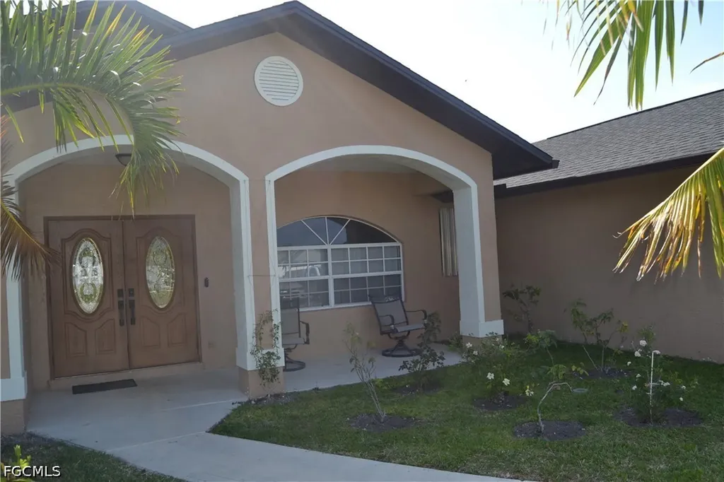 622 SE 10th Avenue Cape Coral FL 33990