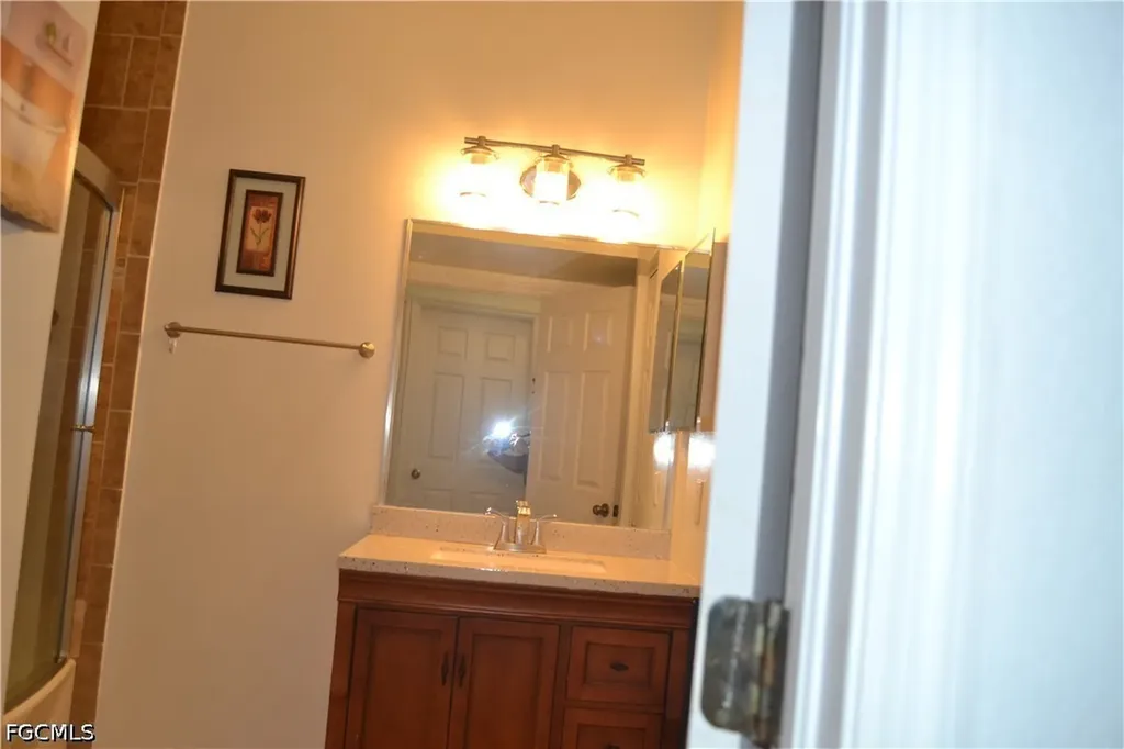 622 SE 10th Avenue Cape Coral FL 33990