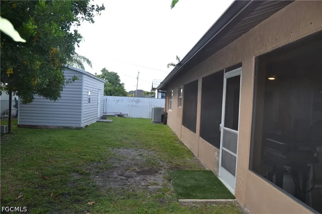 622 SE 10th Avenue Cape Coral FL 33990