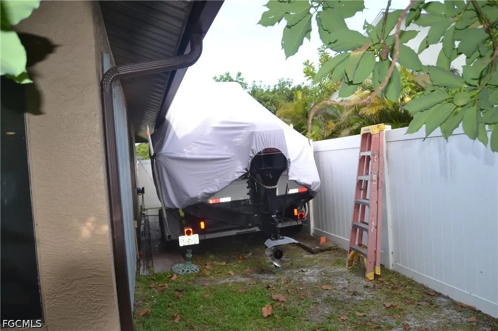 622 SE 10th Avenue Cape Coral FL 33990
