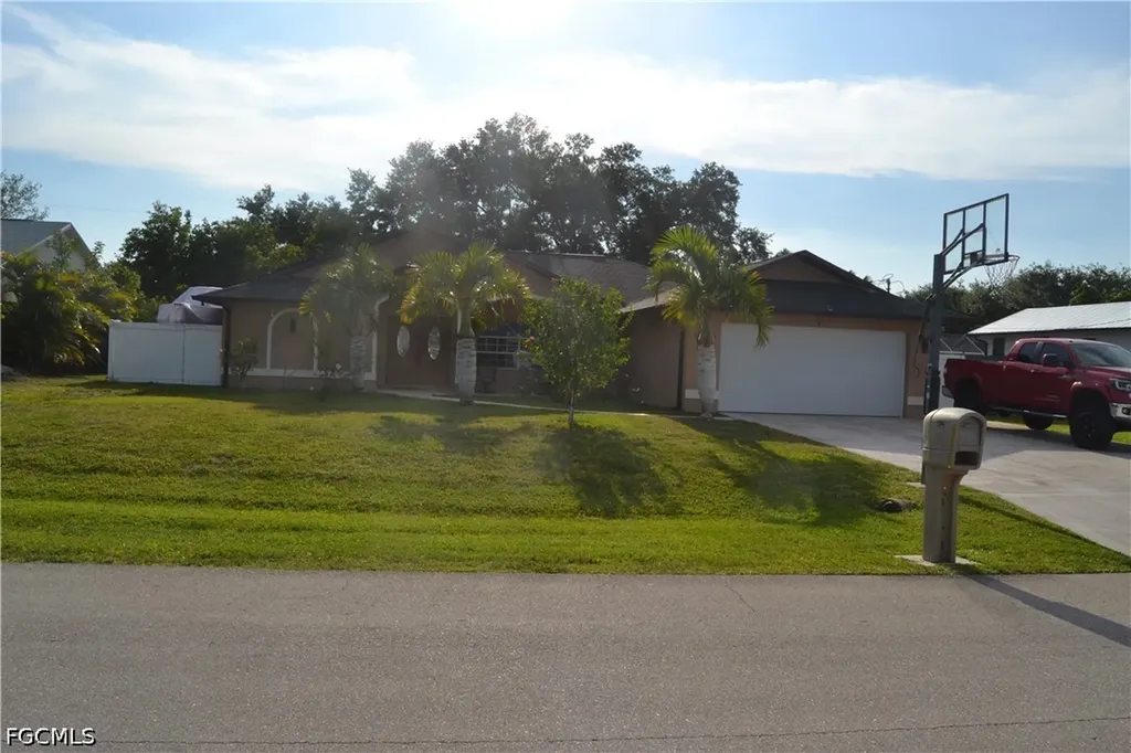 622 SE 10th Avenue Cape Coral FL 33990