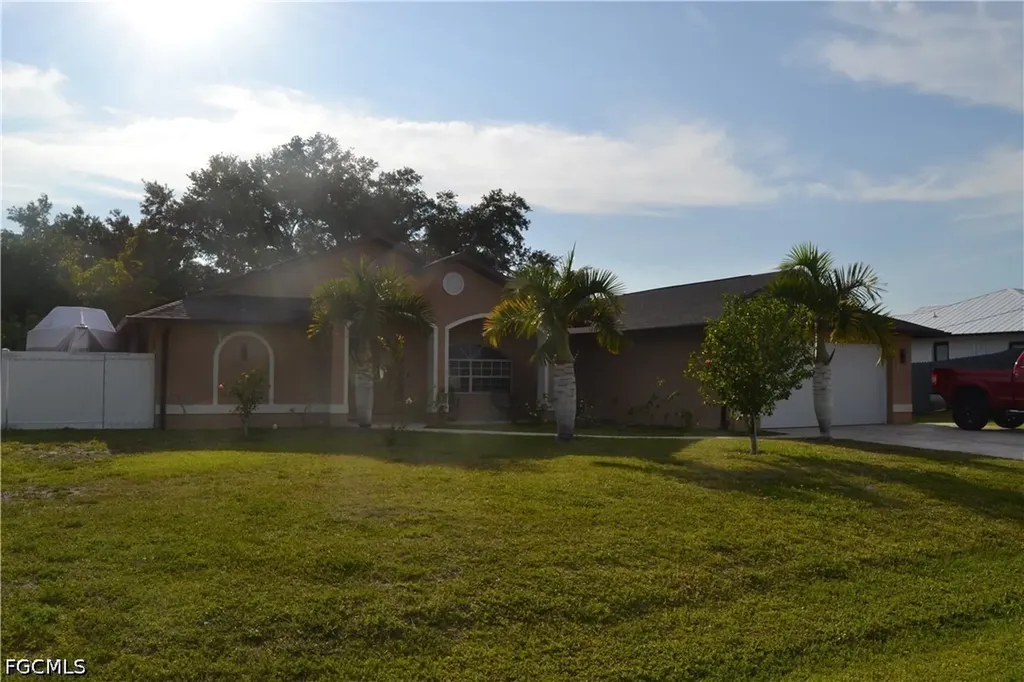 622 SE 10th Avenue Cape Coral FL 33990