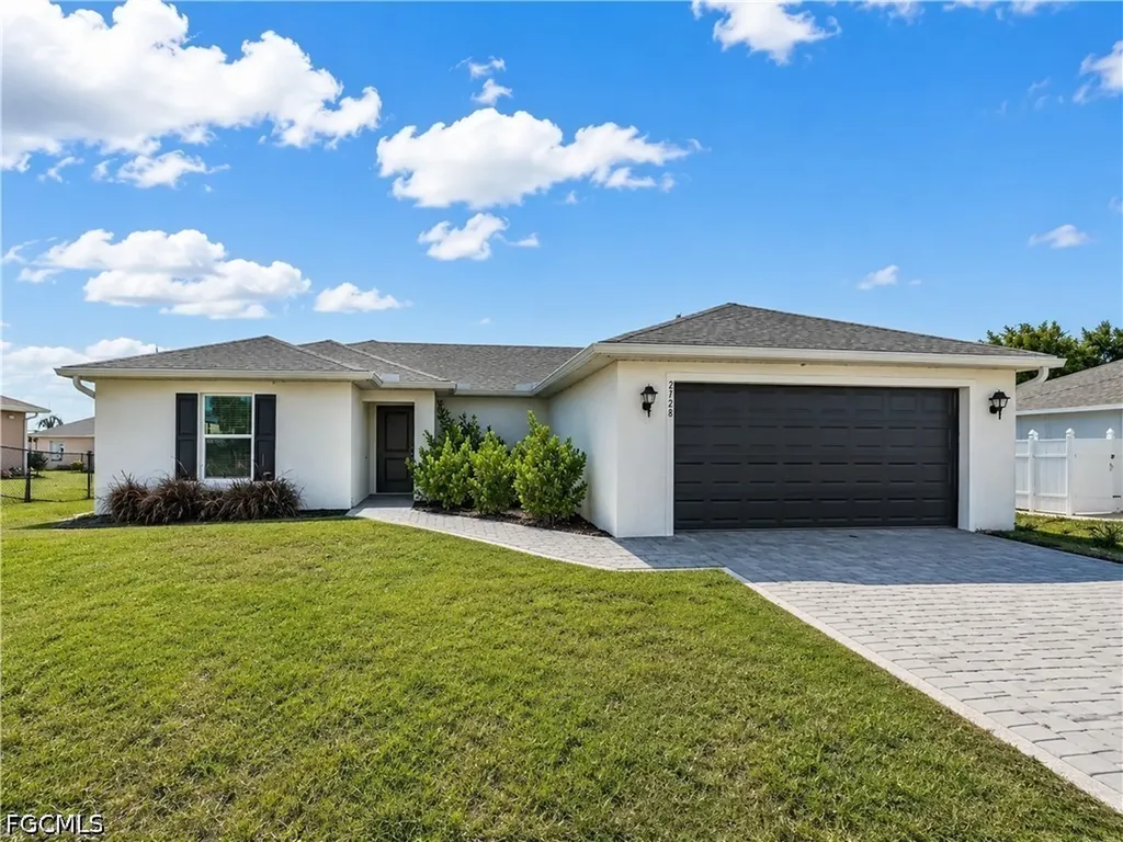 2728 NE 5th Place Cape Coral FL 33909