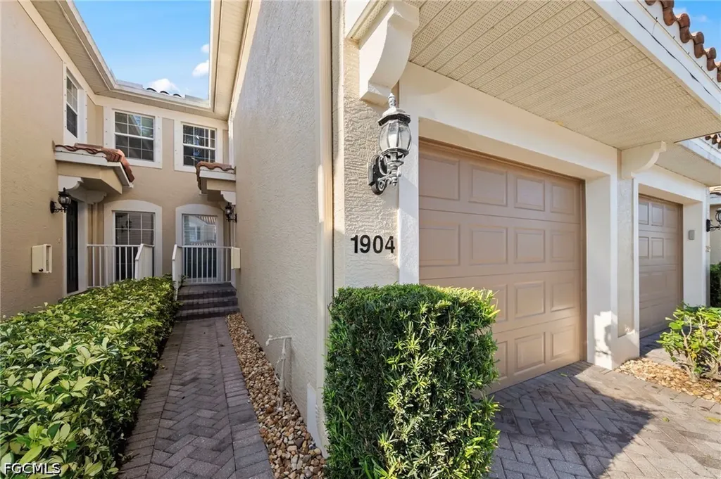 10344 Whispering Palms Drive Fort Myers FL 33913